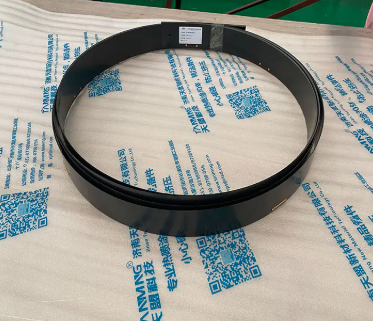 Lame de docteur en fibre de carbone pour l'industrie du papier